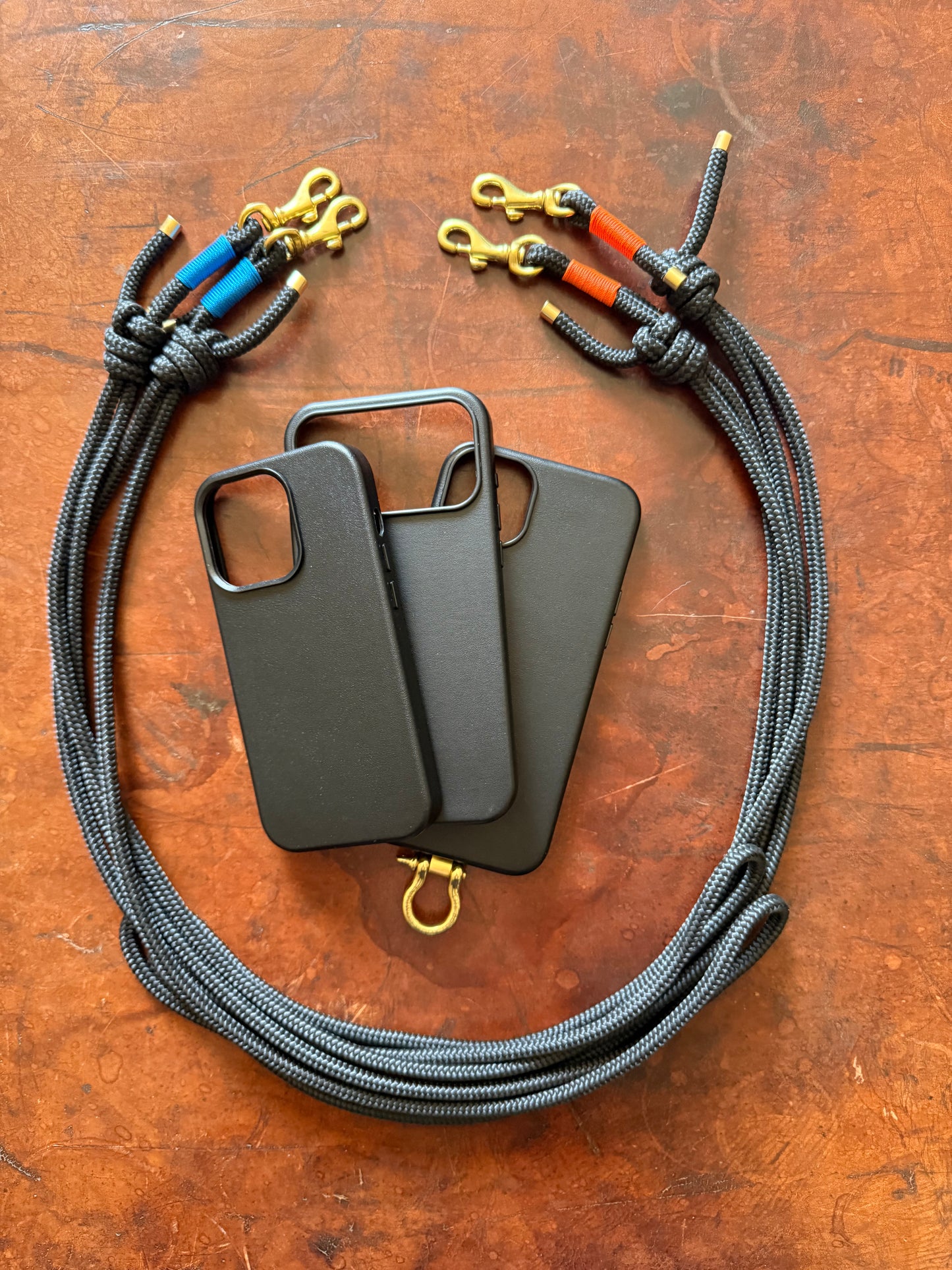 Bundles for black iPhone 15 models
